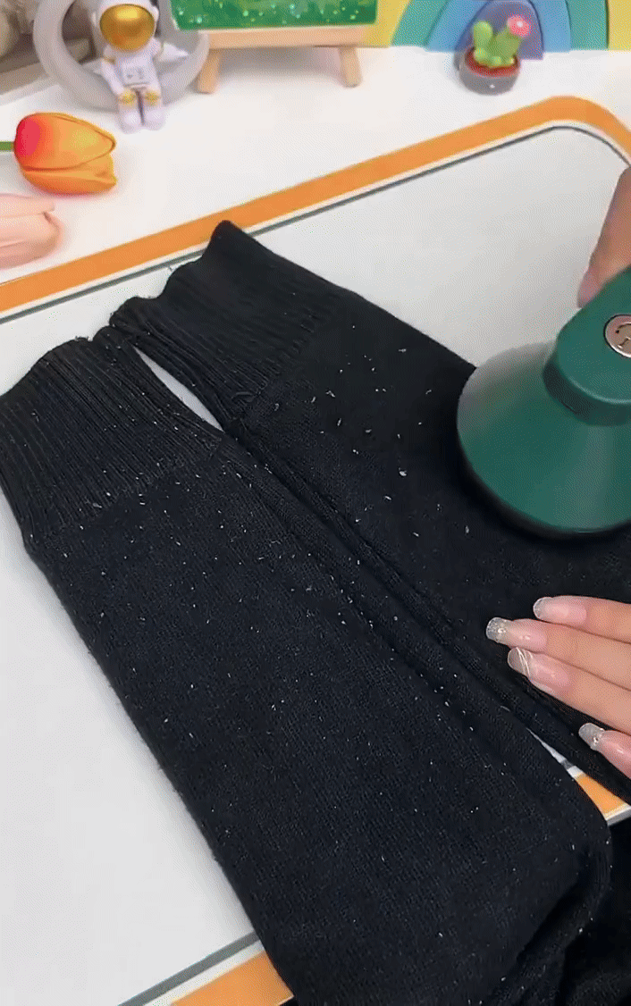 Rechargeable Lint Remover – Electric Fabric Shaver for Clothes & Sofas